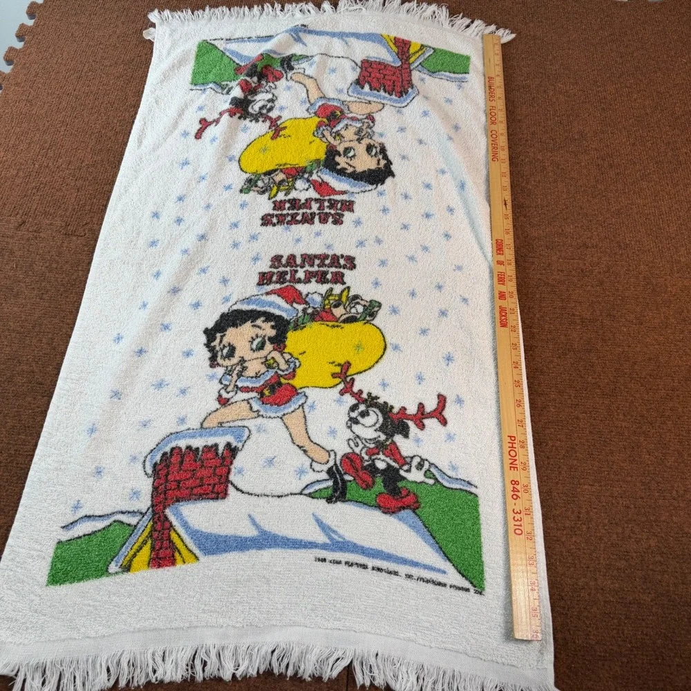 Vintage Betty Boop Cannon Bath Towel Santas Helper Christmas Fringe Made in USA